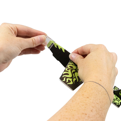 GLOW IN THE DARK AEROPLANE POLY GLIDER