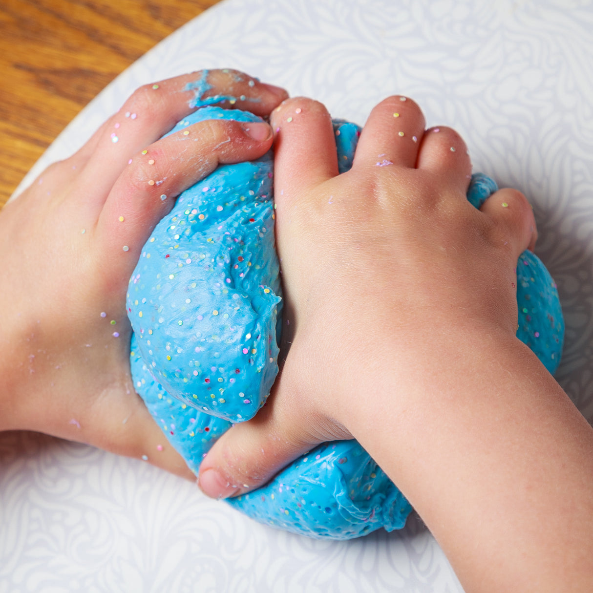GIANT GLITTERY FLUFFY PUTTY