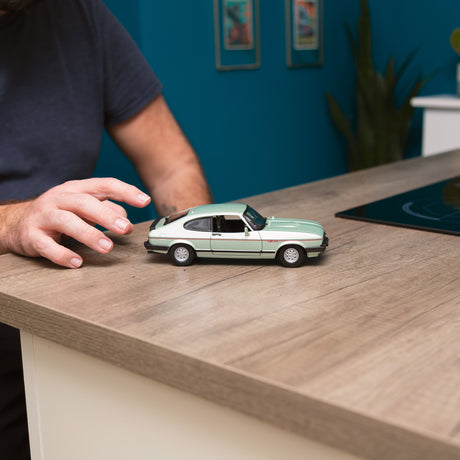 1:24 FORD CAPRI (1982) LIGHT GREEN