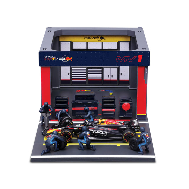 1:43 F1 RED BULL RACING RB20 2024 PIT PASS DIORAMA VERSTAPPEN